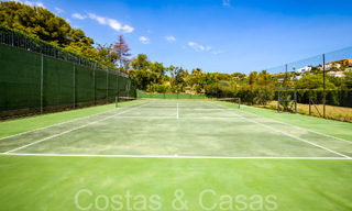 Charmante villa traditionnelle à vendre avec logement d'invités et court de tennis, proche de la plage à Benahavis - Marbella 71917 