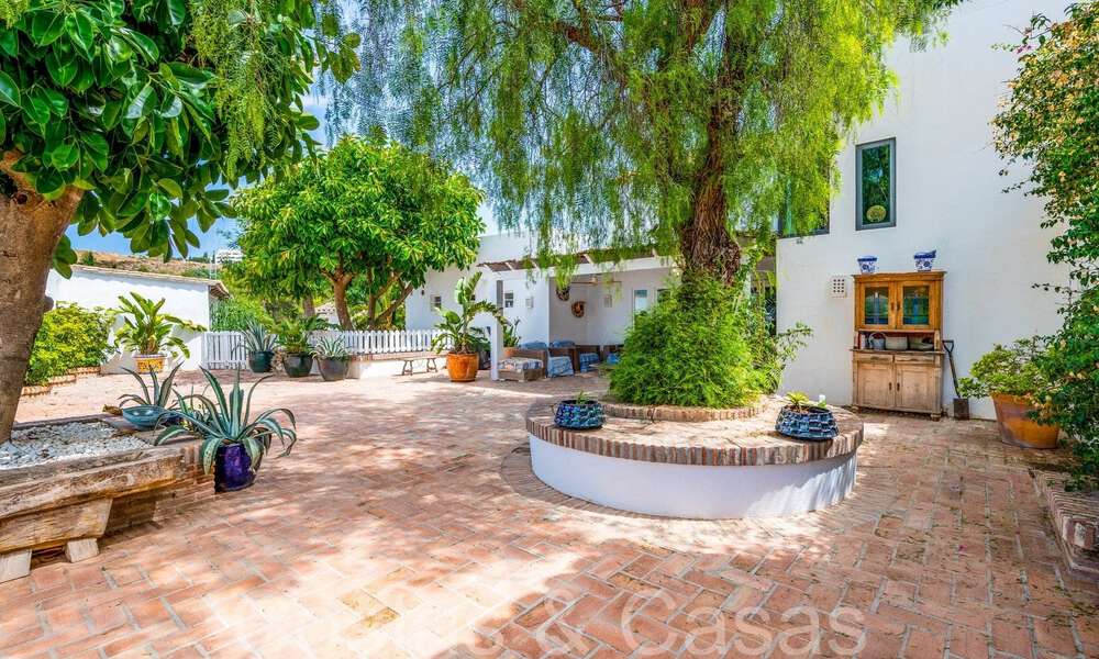 Charmante villa traditionnelle à vendre avec logement d'invités et court de tennis, proche de la plage à Benahavis - Marbella 71922