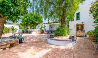 Charmante villa traditionnelle à vendre avec logement d'invités et court de tennis, proche de la plage à Benahavis - Marbella 71922 