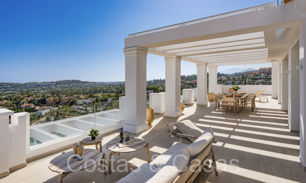 Penthouse contemporain de luxe méditerranéen à vendre avec vue panoramique à Nueva Andalucia, Marbella 72117