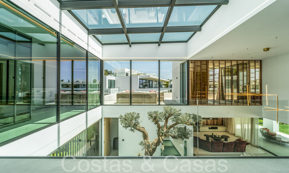 Villa design sophistiquée à vendre près de la plage au cœur du Golden Mile de Marbella 72010