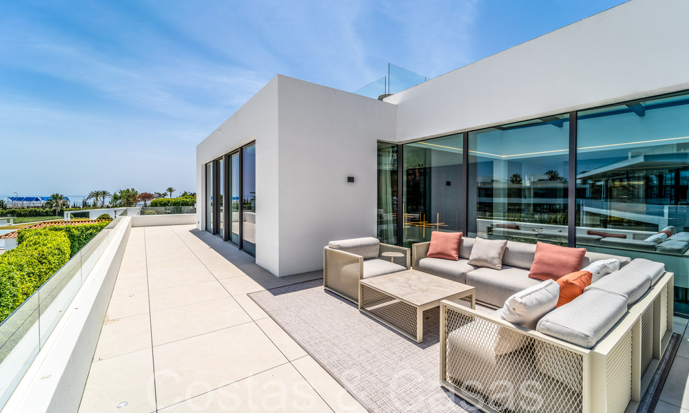 Villa design sophistiquée à vendre près de la plage au cœur du Golden Mile de Marbella 72021