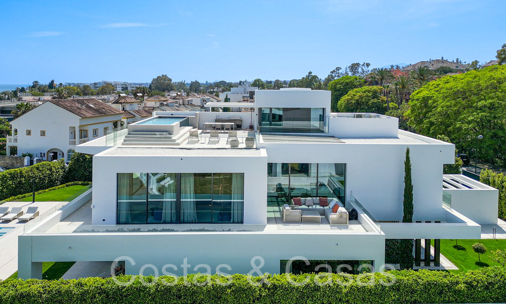 Villa design sophistiquée à vendre près de la plage au cœur du Golden Mile de Marbella 72047