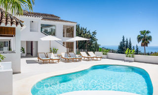 Villa de luxe méditerranéenne à vendre avec grand jardin et un cottage, avec vue sur la mer, proche des commodités à l'Est de Marbella 72086 