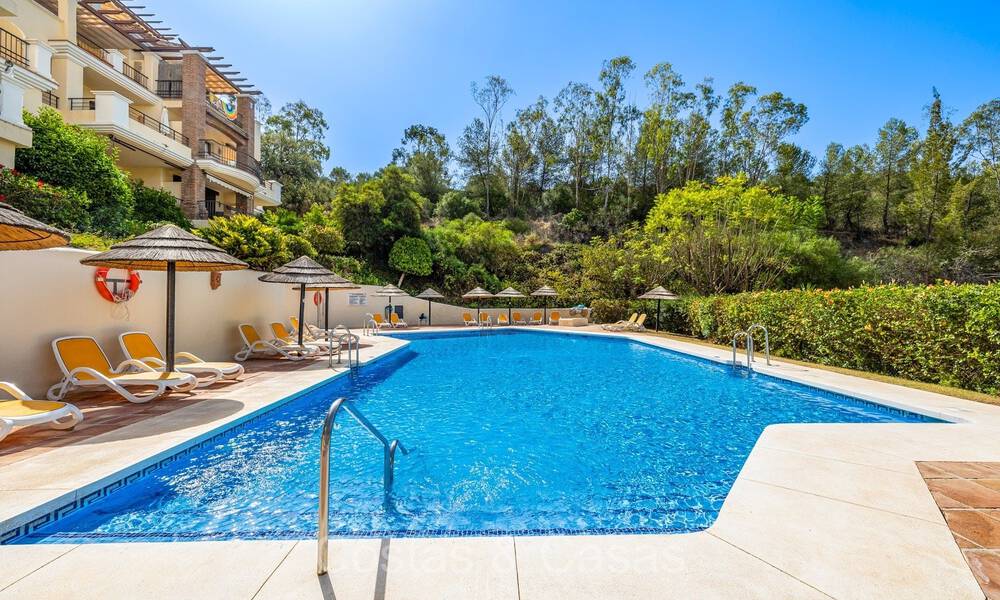 Prêt à emménager, spacieux appartement de 3 chambres à vendre entouré de terrains de golf à Benahavis - Marbella 72133