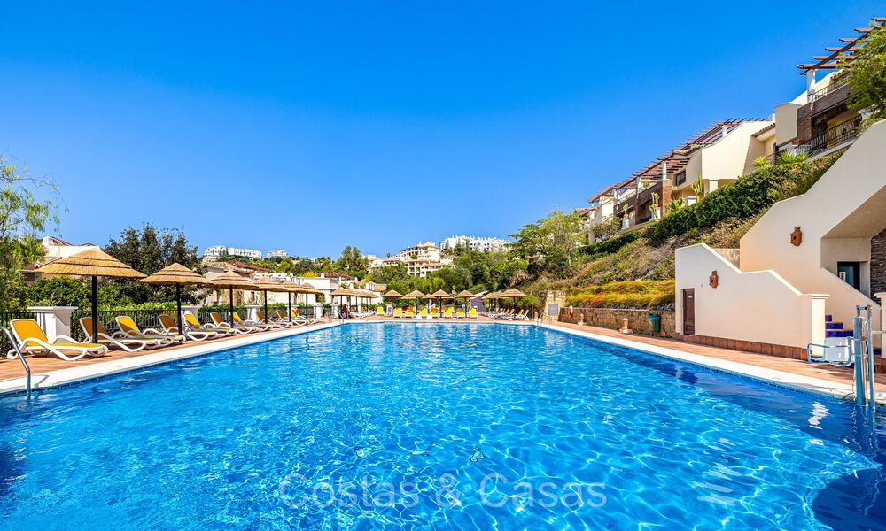 Prêt à emménager, spacieux appartement de 3 chambres à vendre entouré de terrains de golf à Benahavis - Marbella 72134