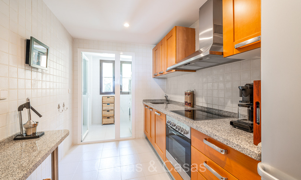 Prêt à emménager, spacieux appartement de 3 chambres à vendre entouré de terrains de golf à Benahavis - Marbella 72146