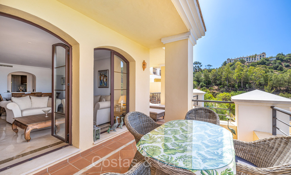 Prêt à emménager, spacieux appartement de 3 chambres à vendre entouré de terrains de golf à Benahavis - Marbella 72149