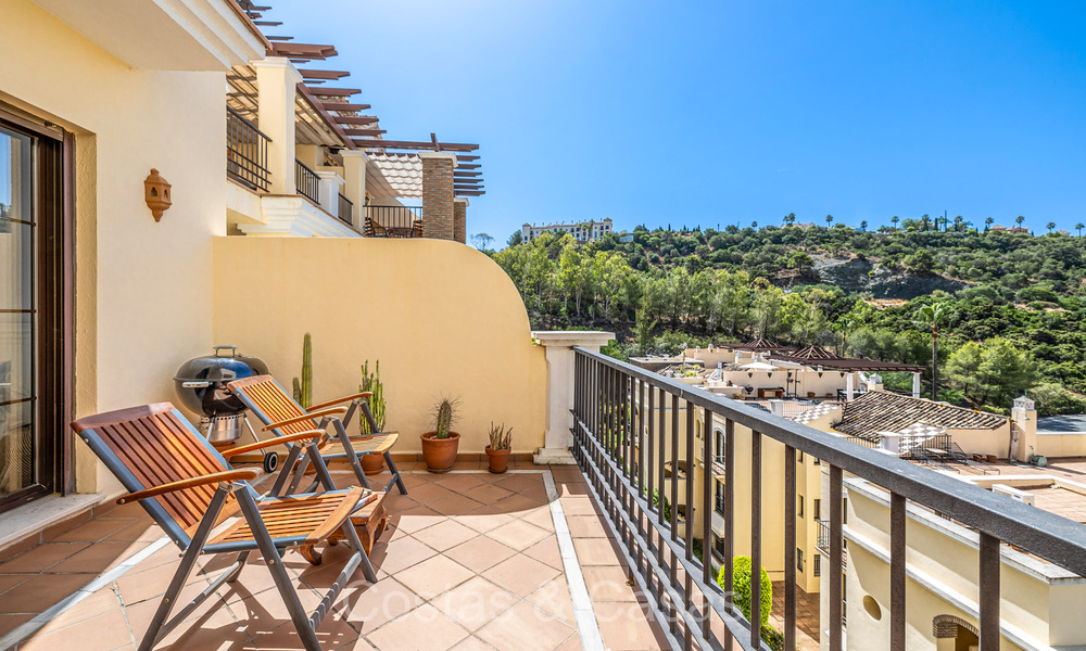 Prêt à emménager, spacieux appartement de 3 chambres à vendre entouré de terrains de golf à Benahavis - Marbella 72151