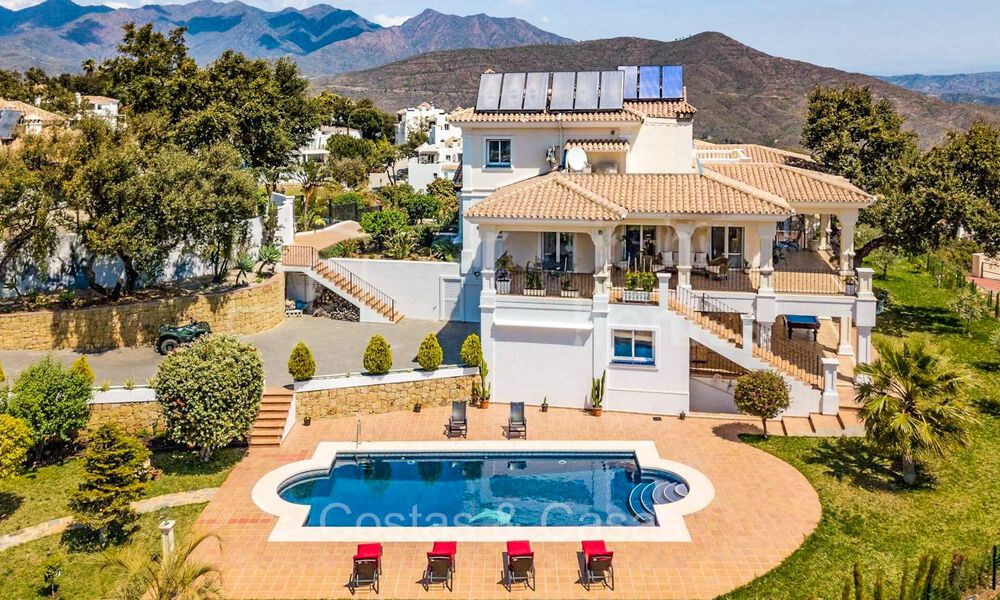 Majestueuse villa de style méditerranéen à vendre, avec vue sur la mer, dans un environnement naturel à l'est du centre de Marbella 72162