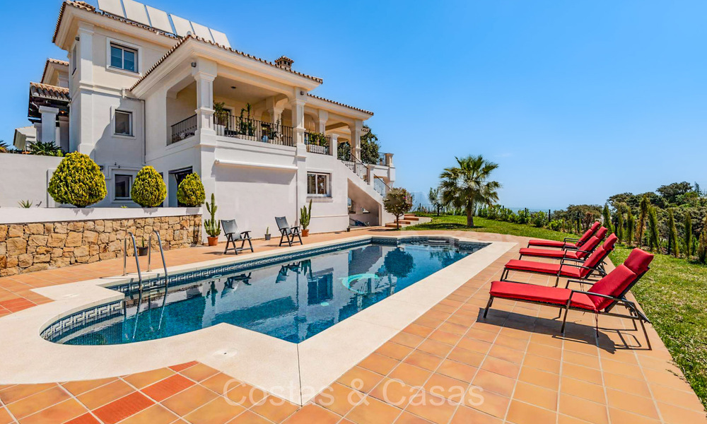 Majestueuse villa de style méditerranéen à vendre, avec vue sur la mer, dans un environnement naturel à l'est du centre de Marbella 72172