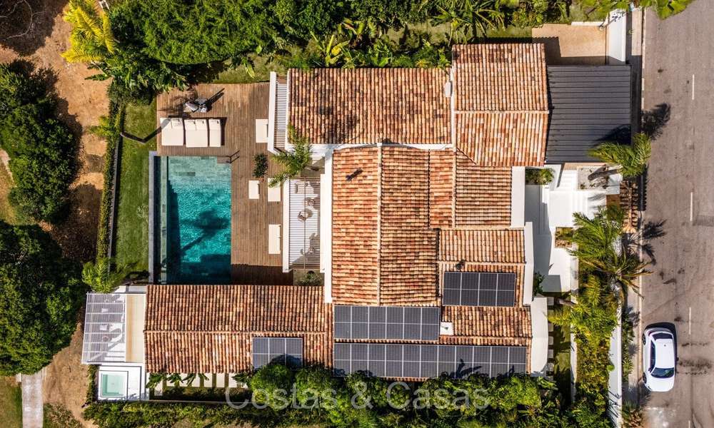 Villa de luxe élégamment rénovée à vendre, adjacente au terrain de golf de Nueva Andalucia, Marbella 72290