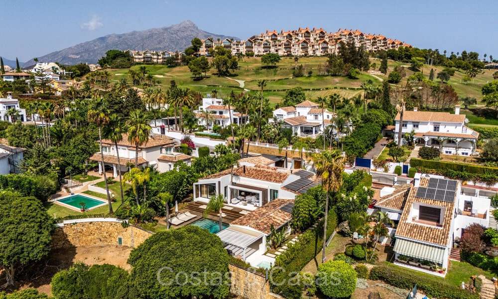 Villa de luxe élégamment rénovée à vendre, adjacente au terrain de golf de Nueva Andalucia, Marbella 72291