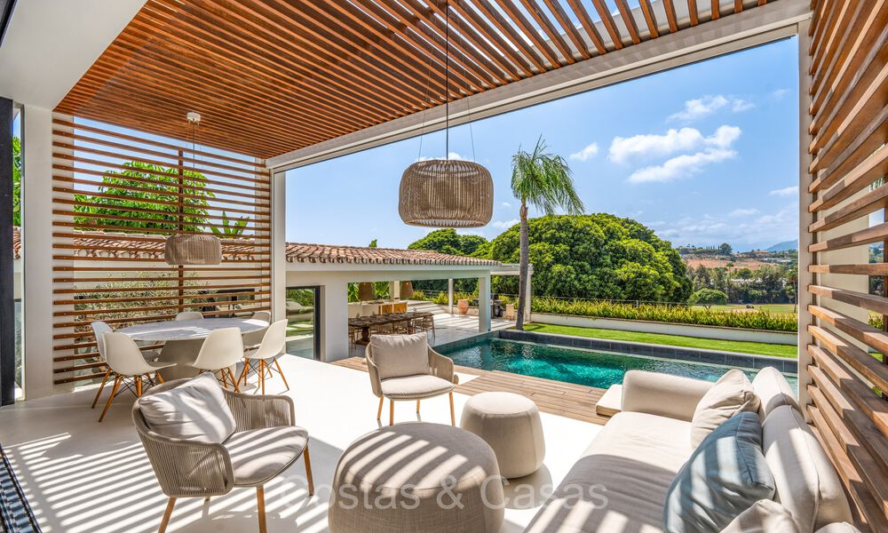 Villa de luxe élégamment rénovée à vendre, adjacente au terrain de golf de Nueva Andalucia, Marbella 72325