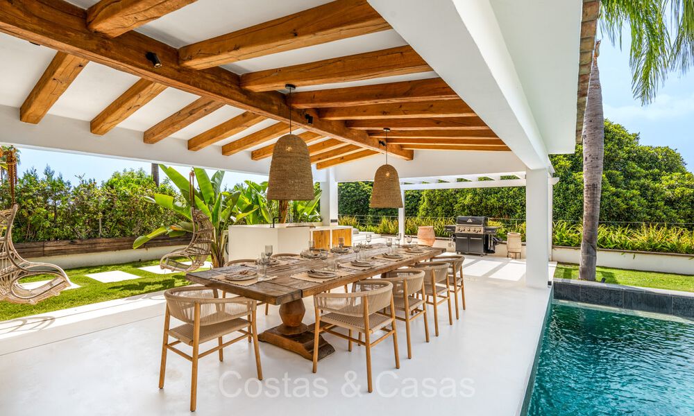 Villa de luxe élégamment rénovée à vendre, adjacente au terrain de golf de Nueva Andalucia, Marbella 72328