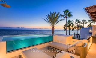 Penthouse de prestige avec vue frontale sur la mer à vendre, première ligne de plage à Puente Romano, Golden Mile, Marbella 72340 