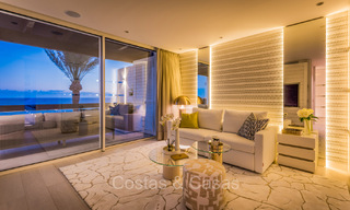 Penthouse de prestige avec vue frontale sur la mer à vendre, première ligne de plage à Puente Romano, Golden Mile, Marbella 72352 