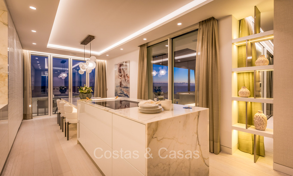 Penthouse de prestige avec vue frontale sur la mer à vendre, première ligne de plage à Puente Romano, Golden Mile, Marbella 72358