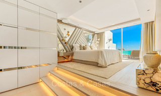 Penthouse de prestige avec vue frontale sur la mer à vendre, première ligne de plage à Puente Romano, Golden Mile, Marbella 72377 