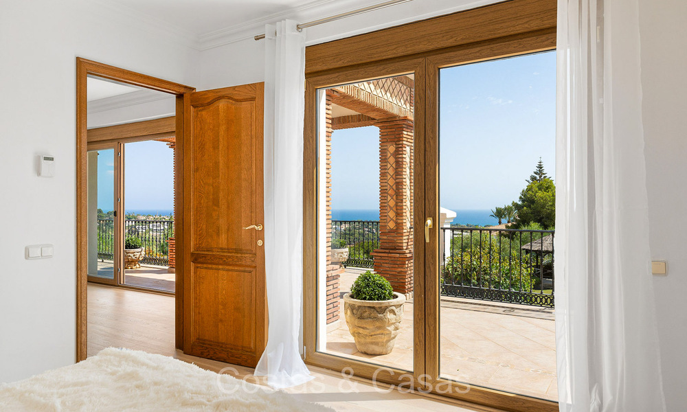 Majestueuse villa de style traditionnel à vendre, avec vue panoramique sur la mer à Marbella - Benahavis 72539