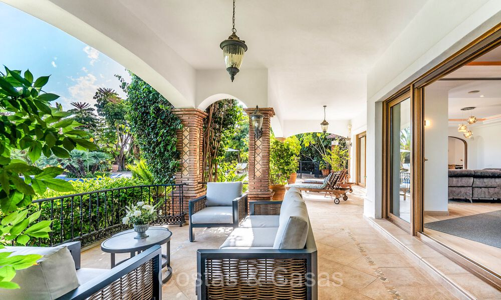 Majestueuse villa de style traditionnel à vendre, avec vue panoramique sur la mer à Marbella - Benahavis 72556