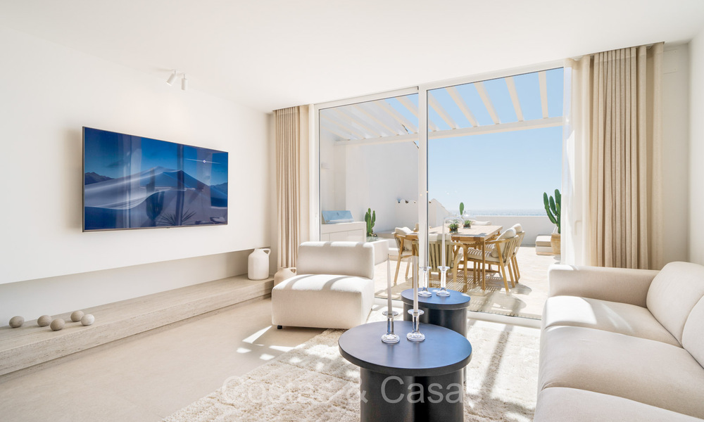 Appartement magnifiquement rénové avec terrasse spacieuse à vendre avec de belles vues dans le port de Puerto Banus, Marbella 72591