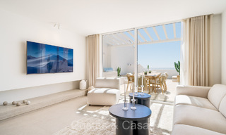 Appartement magnifiquement rénové avec terrasse spacieuse à vendre avec de belles vues dans le port de Puerto Banus, Marbella 72591 