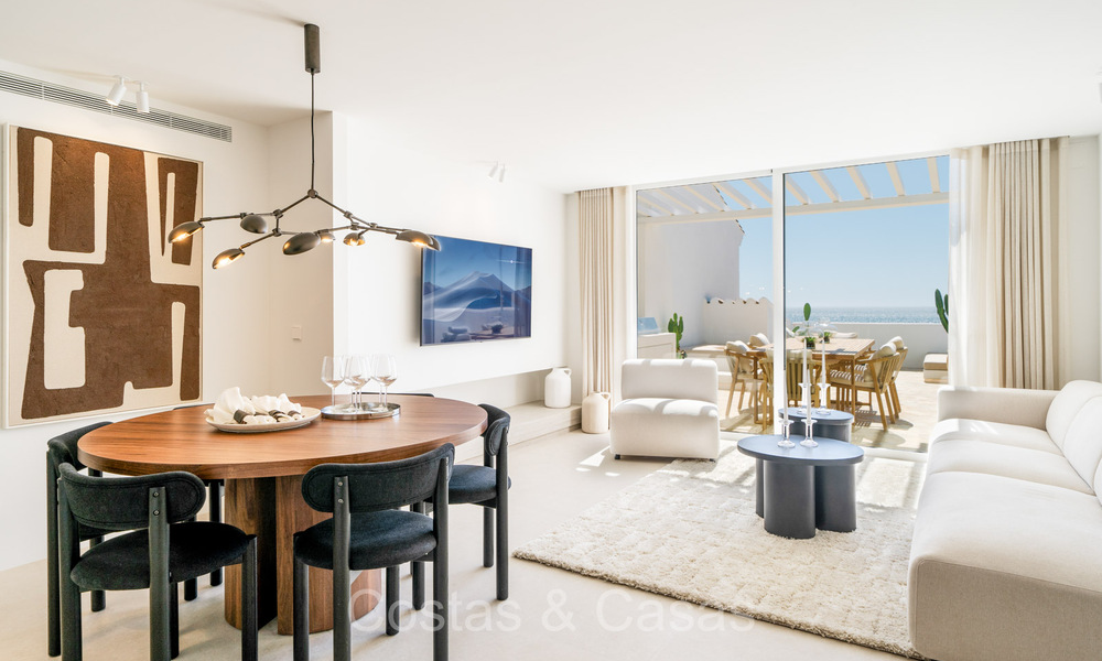 Appartement magnifiquement rénové avec terrasse spacieuse à vendre avec de belles vues dans le port de Puerto Banus, Marbella 72593