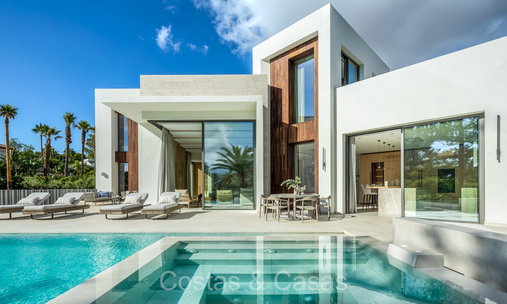 Villa de charme architecturale à vendre, en première ligne du golf de Las Brisas à Nueva Andalucia, Marbella 72646