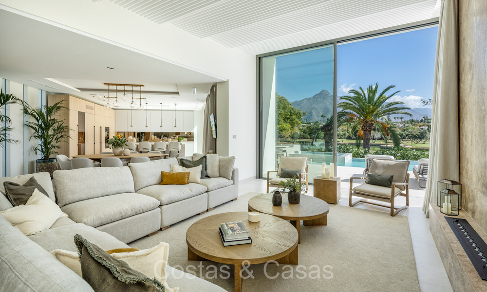 Villa de charme architecturale à vendre, en première ligne du golf de Las Brisas à Nueva Andalucia, Marbella 72657