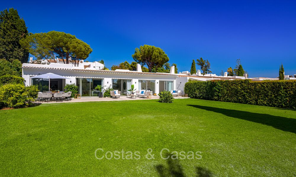 Villa méditerranéenne de plain-pied à vendre en bordure du parcours de golf Aloha à Nueva Andalucia, Marbella 72820