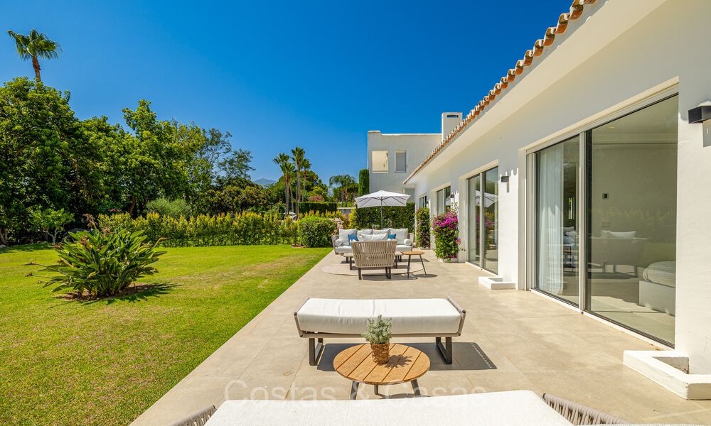 Villa méditerranéenne de plain-pied à vendre en bordure du parcours de golf Aloha à Nueva Andalucia, Marbella 72854