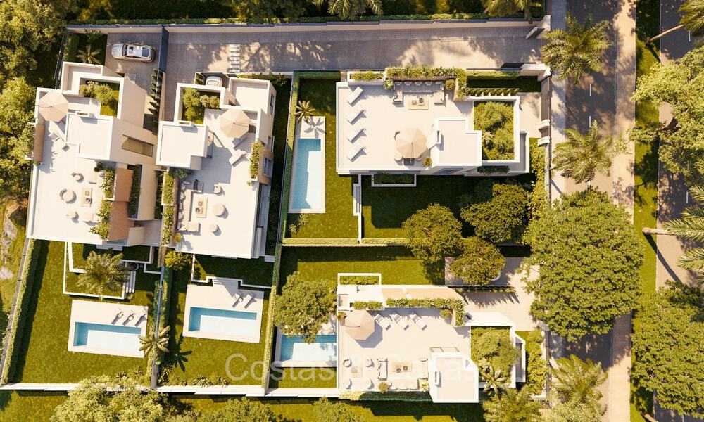 Villas modernes de nouvelle construction à vendre à quelques mètres de la plage à l'est du centre de Marbella 72700