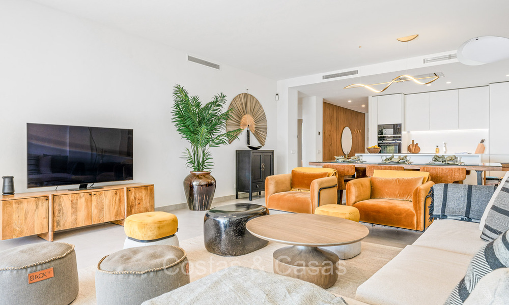 Appartement de jardin moderne et élégant prêt à emménager avec jardin privé et vue sur la mer à vendre à l'Est de Marbella 72731