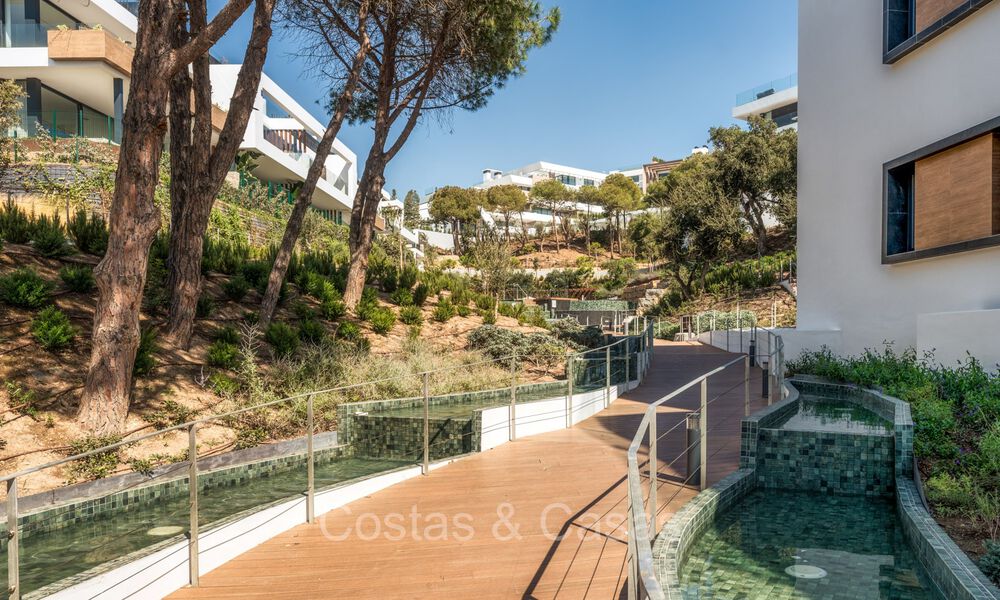 Appartement de jardin moderne et élégant prêt à emménager avec jardin privé et vue sur la mer à vendre à l'Est de Marbella 72742