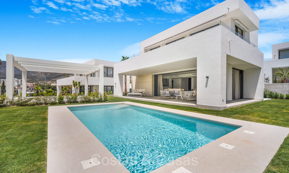 Villa de luxe moderniste prête à emménager à vendre à l'Est de Marbella 72768