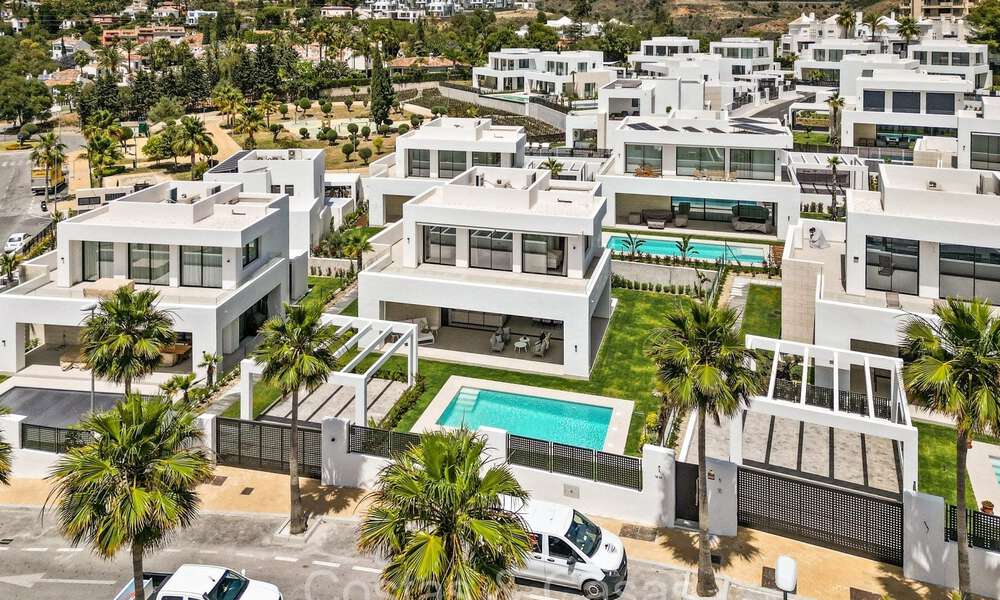 Villa de luxe moderniste prête à emménager à vendre à l'Est de Marbella 72791