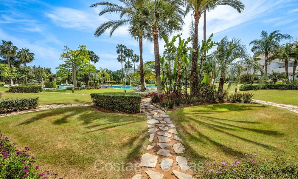 Appartement à vendre dans un complexe exclusif avec sécurité permanente dans la vallée du golf de Nueva Andalucia, Marbella 72795