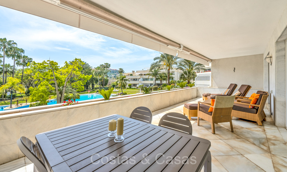 Appartement à vendre dans un complexe exclusif avec sécurité permanente dans la vallée du golf de Nueva Andalucia, Marbella 72796