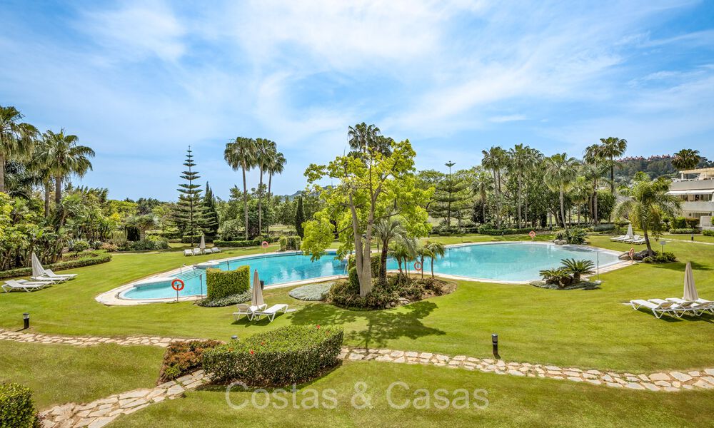 Appartement à vendre dans un complexe exclusif avec sécurité permanente dans la vallée du golf de Nueva Andalucia, Marbella 72798