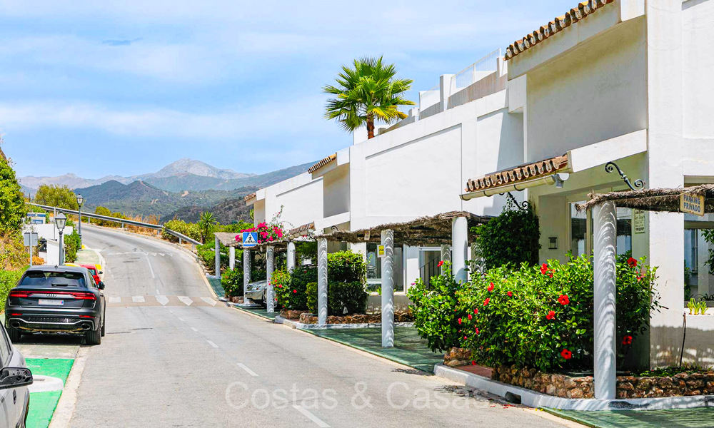 Prestigieux appartement rénové à vendre avec terrasse spacieuse dans le golf resort de La Quinta, Benahavis - Marbella 72931