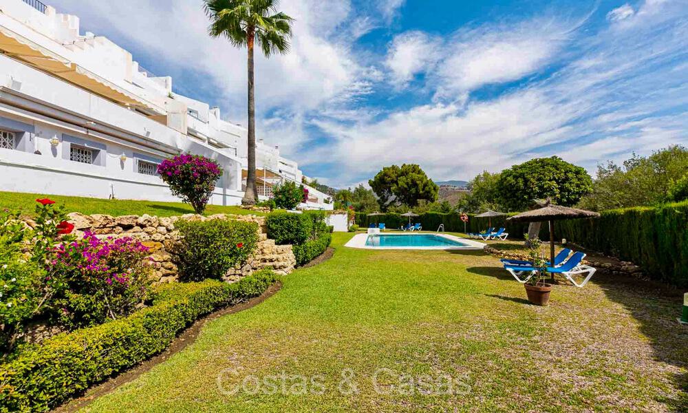 Prestigieux appartement rénové à vendre avec terrasse spacieuse dans le golf resort de La Quinta, Benahavis - Marbella 72933