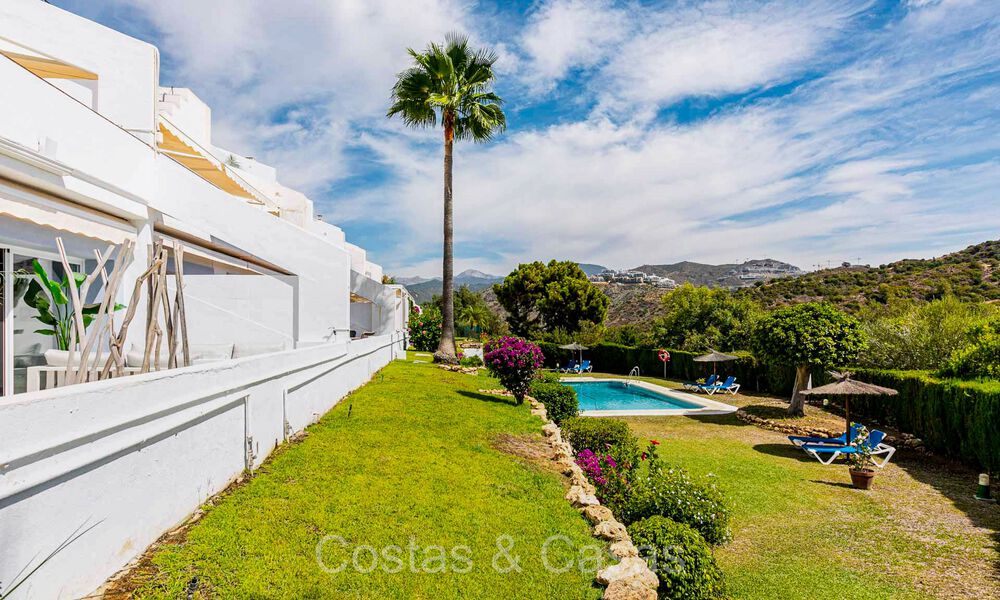 Prestigieux appartement rénové à vendre avec terrasse spacieuse dans le golf resort de La Quinta, Benahavis - Marbella 72937