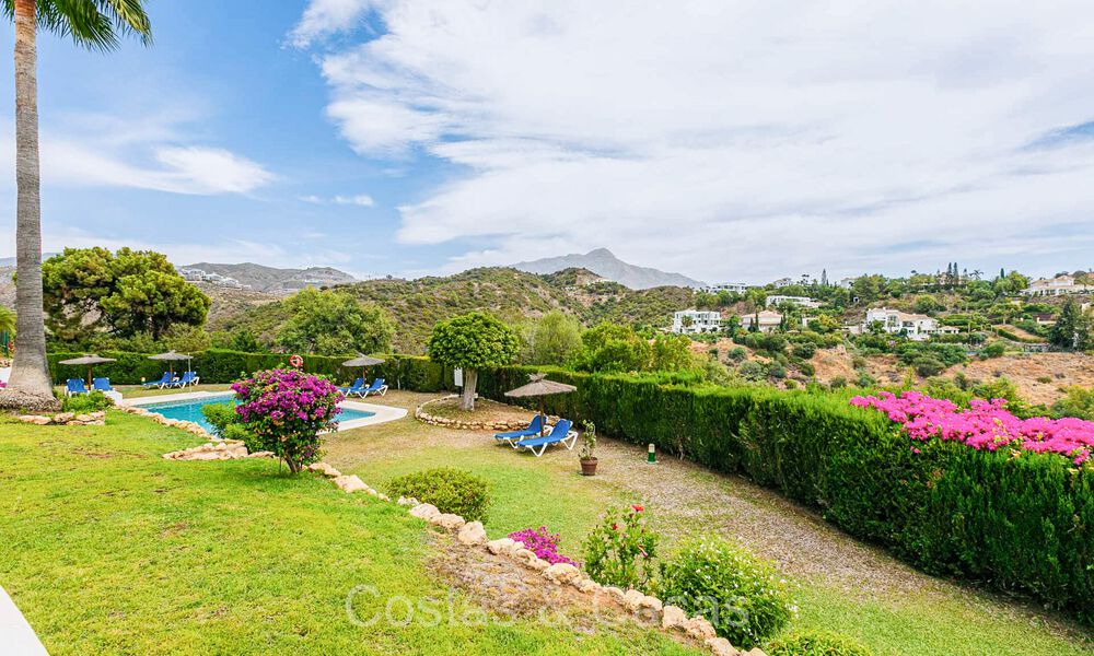 Prestigieux appartement rénové à vendre avec terrasse spacieuse dans le golf resort de La Quinta, Benahavis - Marbella 72970