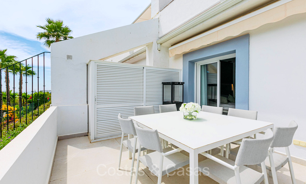 Prestigieux appartement rénové à vendre avec terrasse spacieuse dans le golf resort de La Quinta, Benahavis - Marbella 72973