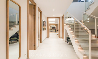 Maison de luxe sophistiquée et minimaliste à vendre dans un complexe prestigieux à Nueva Andalucia, Marbella 73166 