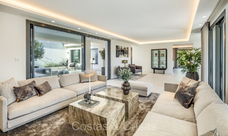 Villa de luxe sophistiquée dans un style architectural méditerranéen moderne à vendre à Nueva Andalucia, Marbella 73244 