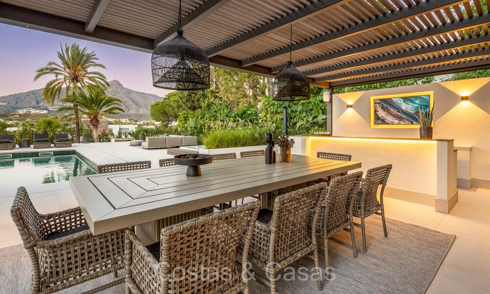 Villa de luxe sophistiquée dans un style architectural méditerranéen moderne à vendre à Nueva Andalucia, Marbella 73259