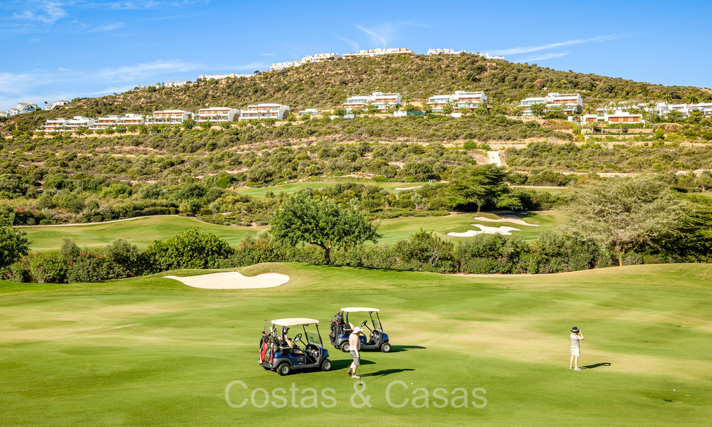 Appartement de luxe de première classe avec vue imprenable sur la mer à vendre dans un complexe de golf 5* à Casares, Costa del Sol 73373