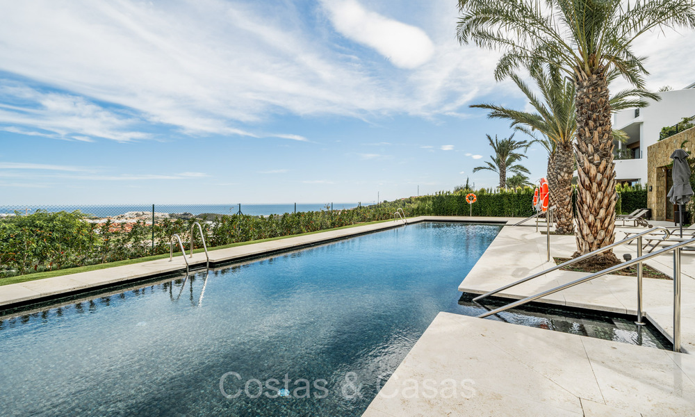 Appartement de luxe de première classe avec vue imprenable sur la mer à vendre dans un complexe de golf 5* à Casares, Costa del Sol 73405